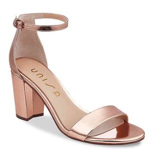 NIB Unisa Daicy Metallic Rose Gold Sandal - Size 8